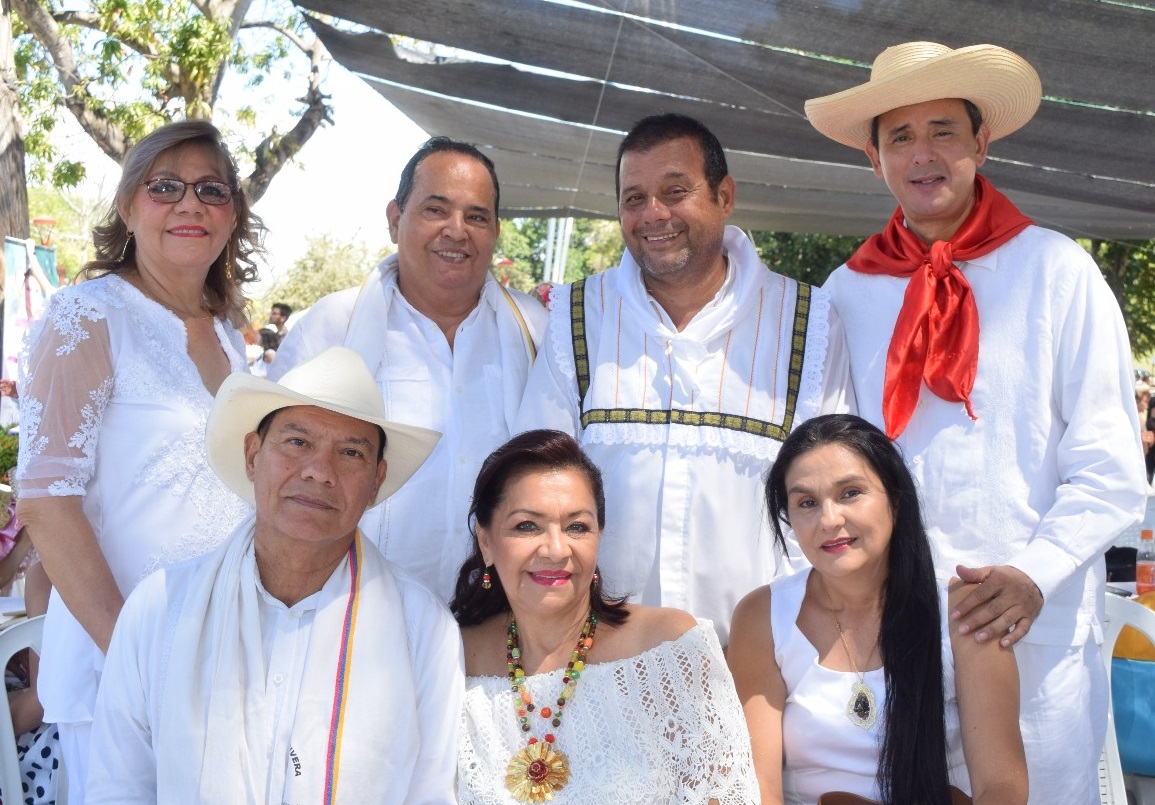 Oliverio Castillo, Luz Marina Cruz, Merly Medina, Carlos Guzmán, Benjamín Castillo, Matías Peña Perdomo e Isabel Cruz.